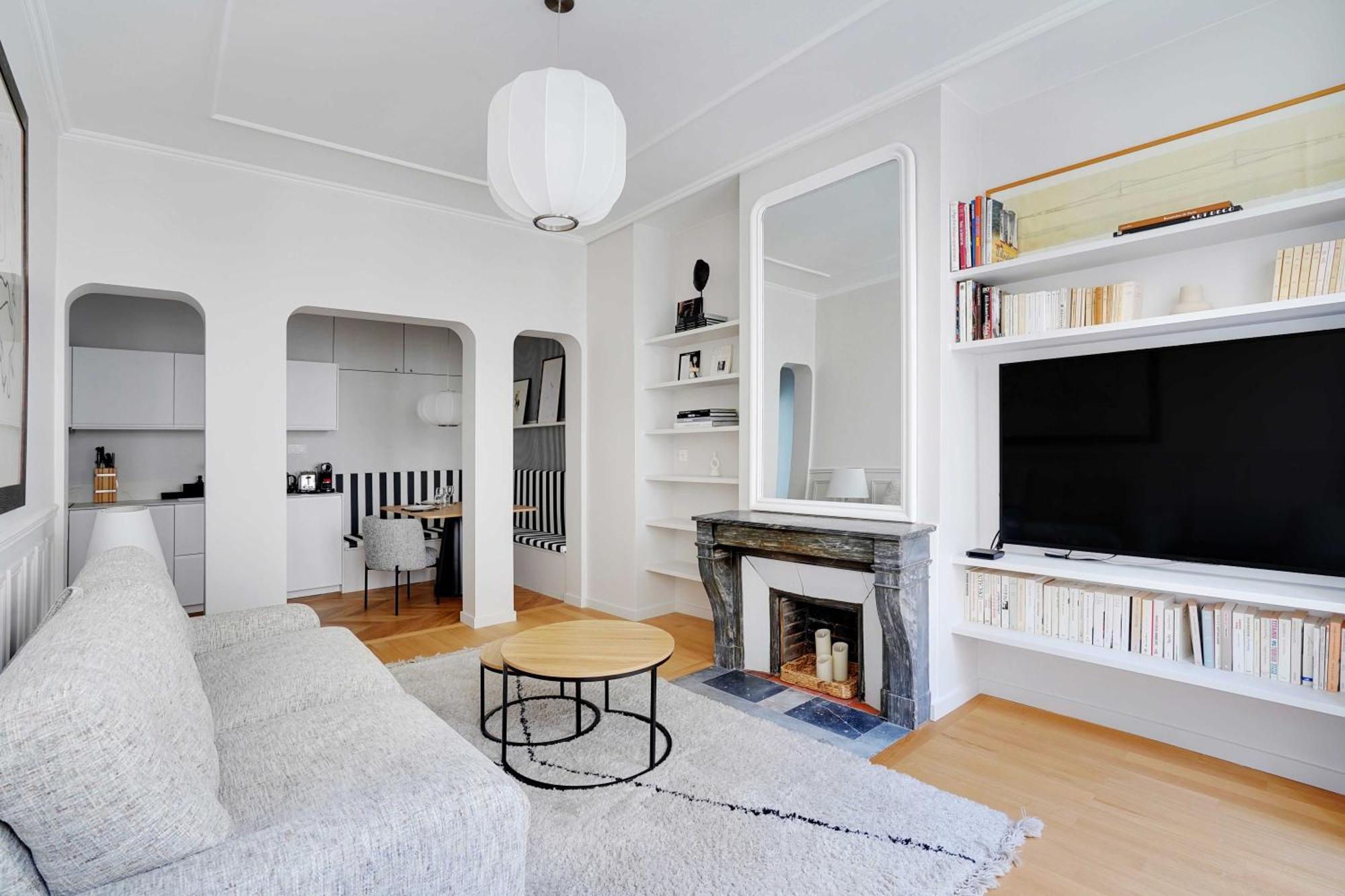 Moderne Champs-elysees - Saint Honore Apartment