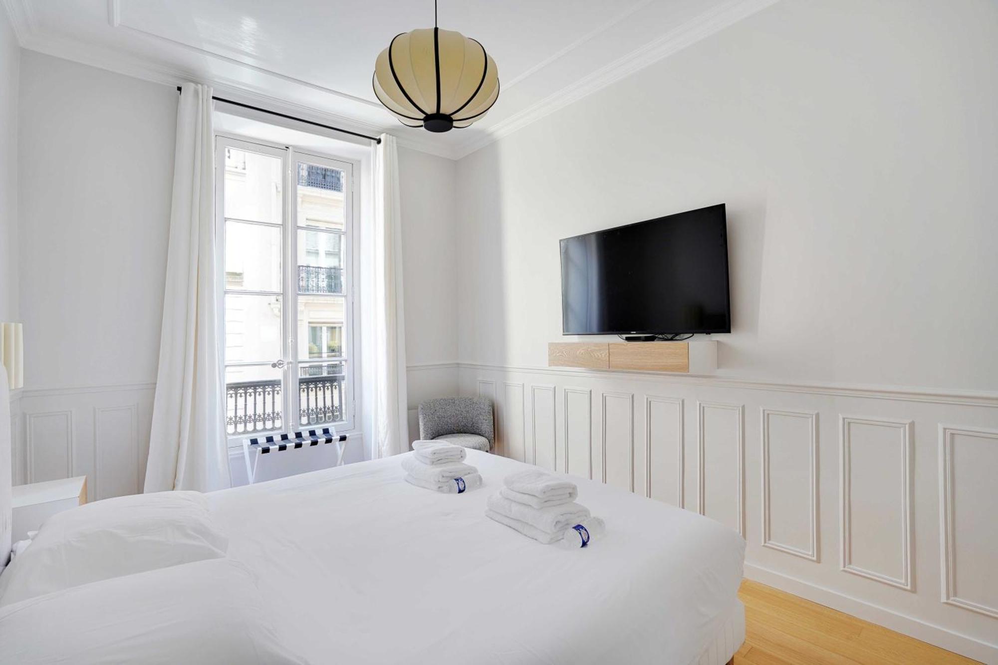Apartment Moderne Champs-elysees - Saint Honore *
